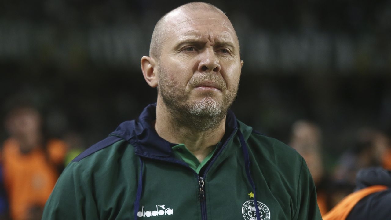 Mozart relata frustração com início do Coritiba e quer dar resposta na Série B