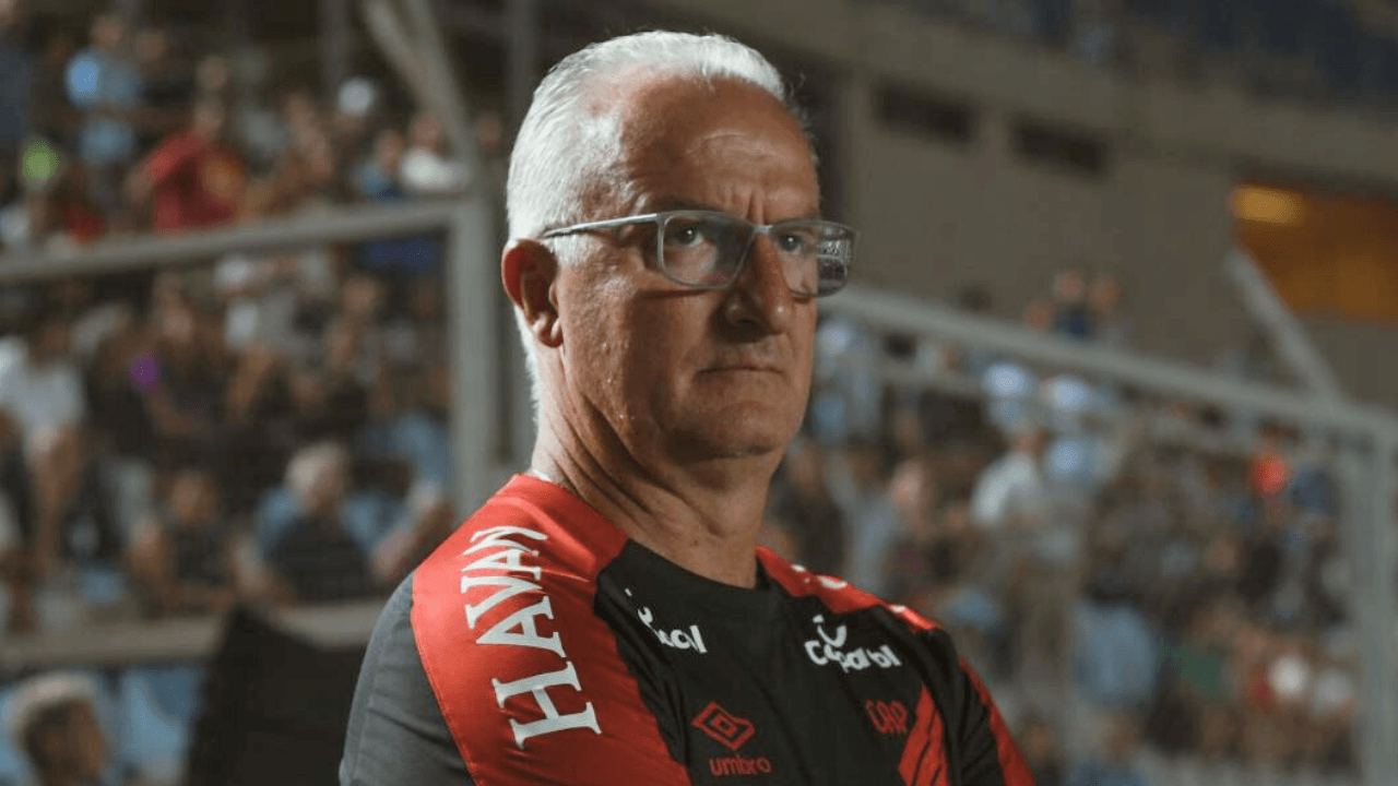 Justiça condena Athletico por falsificação envolvendo analista que trabalhou com Dorival Junior