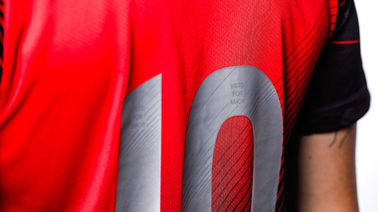 Athletico: nova camisa gera reações imediatas de torcedores
