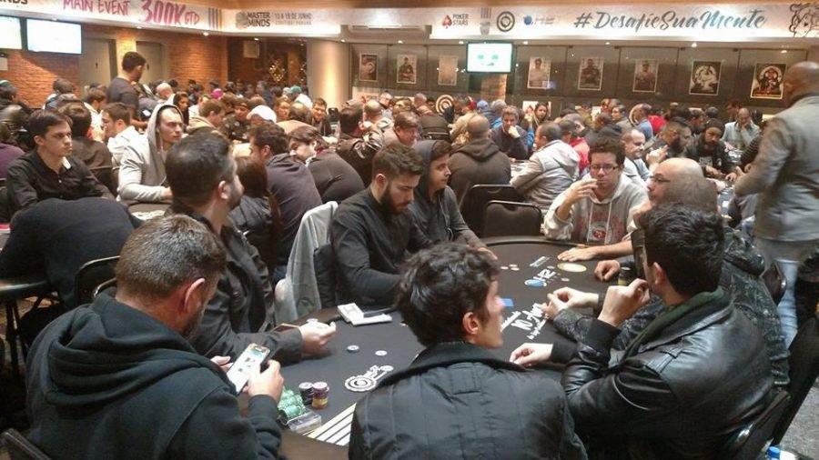Liga Curitibana ficou lotada nesta terça no primeiro dia de MasterMinds. Imagem: Liga Curitibana/MasterMinds