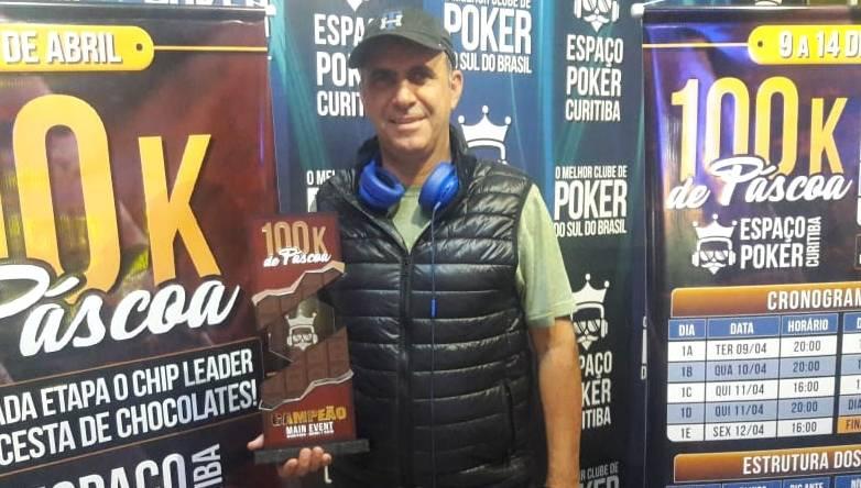 Professor de Educação Física brilha em “maratona” de poker