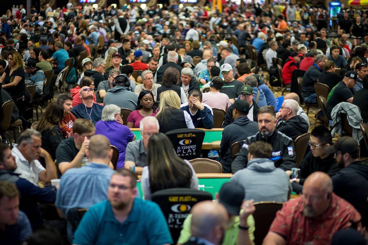Maior torneio de poker ao vivo da história tem mais de 28 mil inscrições