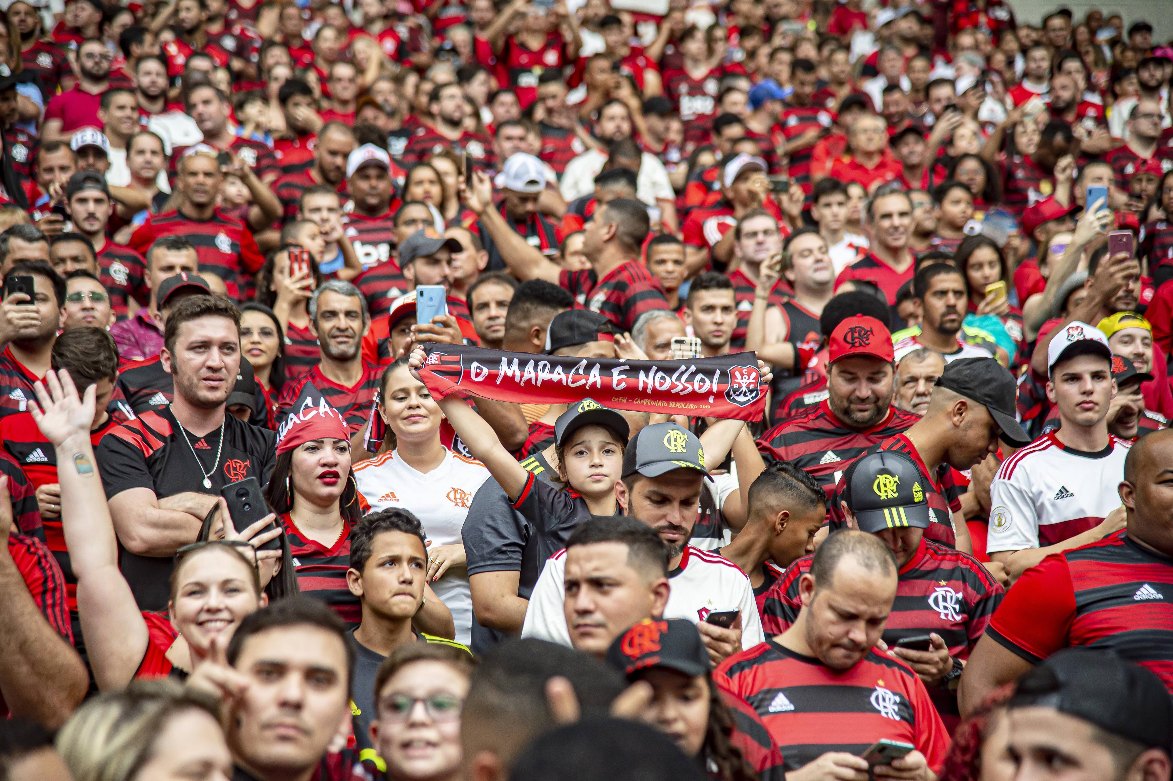 Fla acerta em campo e fora. E se impõe sobre Palmeiras em Maracanã sempre cheio
