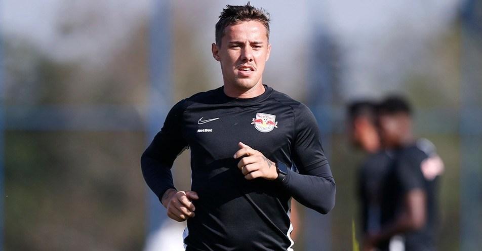 Wesley está fora dos planos do Bragantino e pode jogar no Paraná