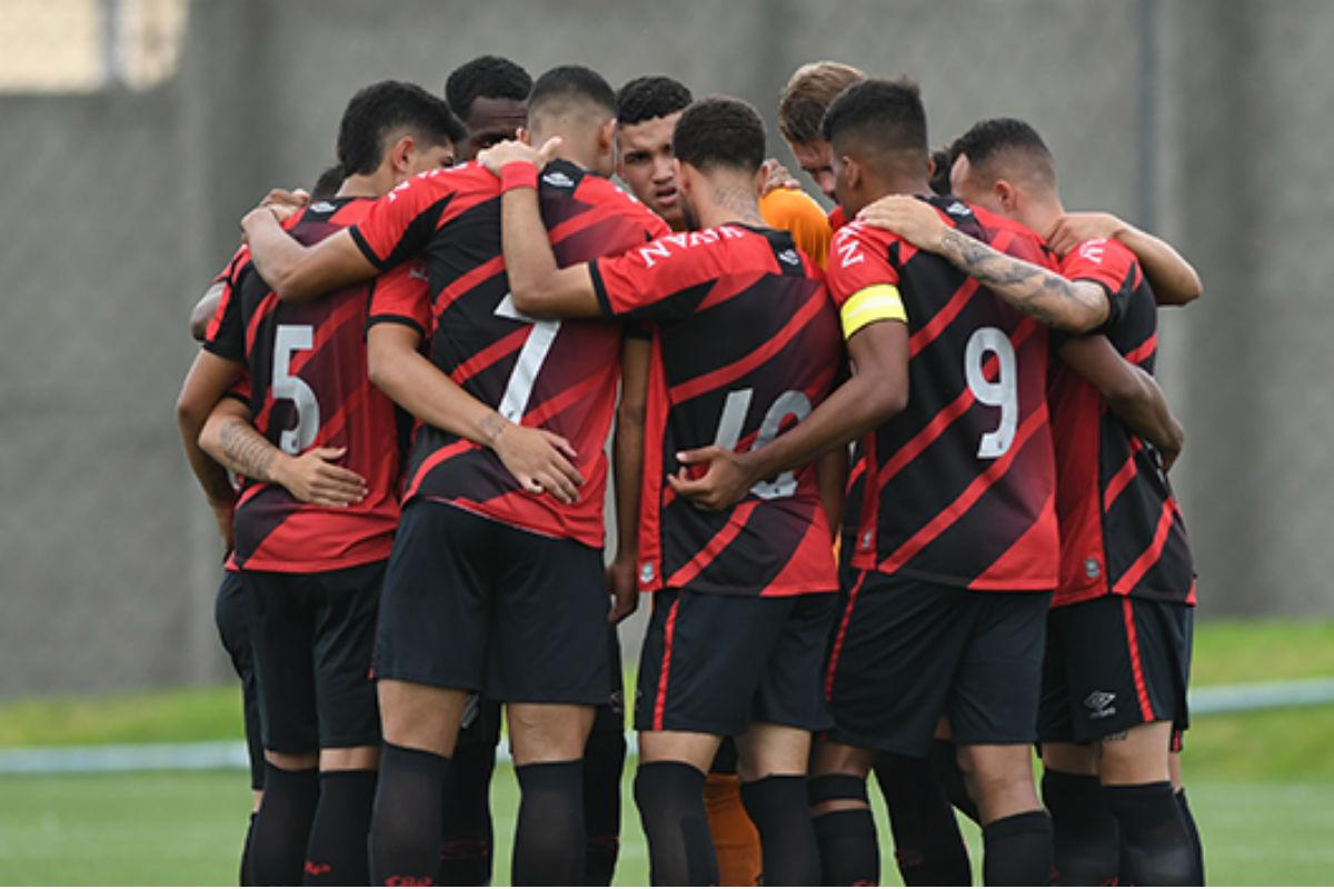 Athletico empata com a Chapecoense e segue como vice do Brasileiro Sub-20