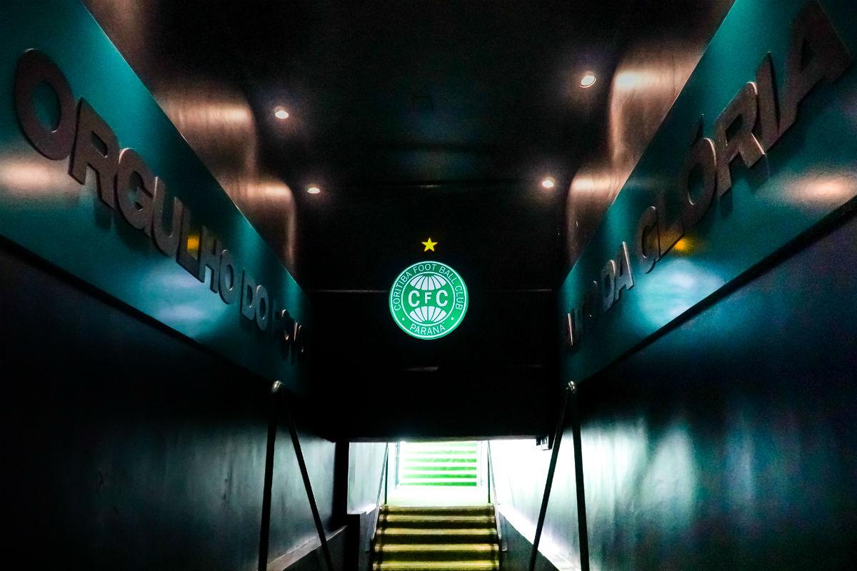 Voto online, drive-thru e risco de Justiça: Coxa vive impasse antes das eleições