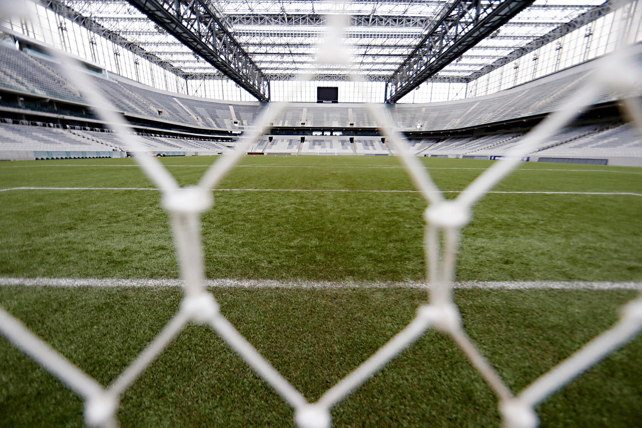 Novo ano, euforia e melancolia. E o destino de Athletico, Coritiba e Paraná