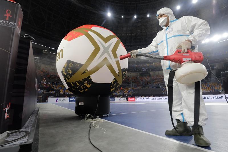 Futebol, NBA, F-1, tênis, pandemia de Covid-19 abala novamente eventos esportivos pelo mundo