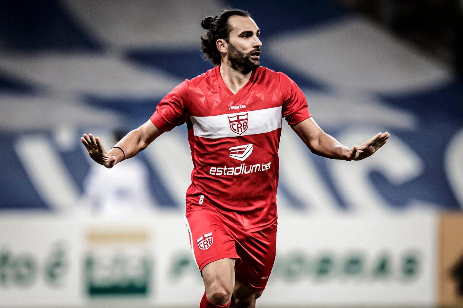 Léo Gamalho, pelo CRB. Foto: Divulgação.