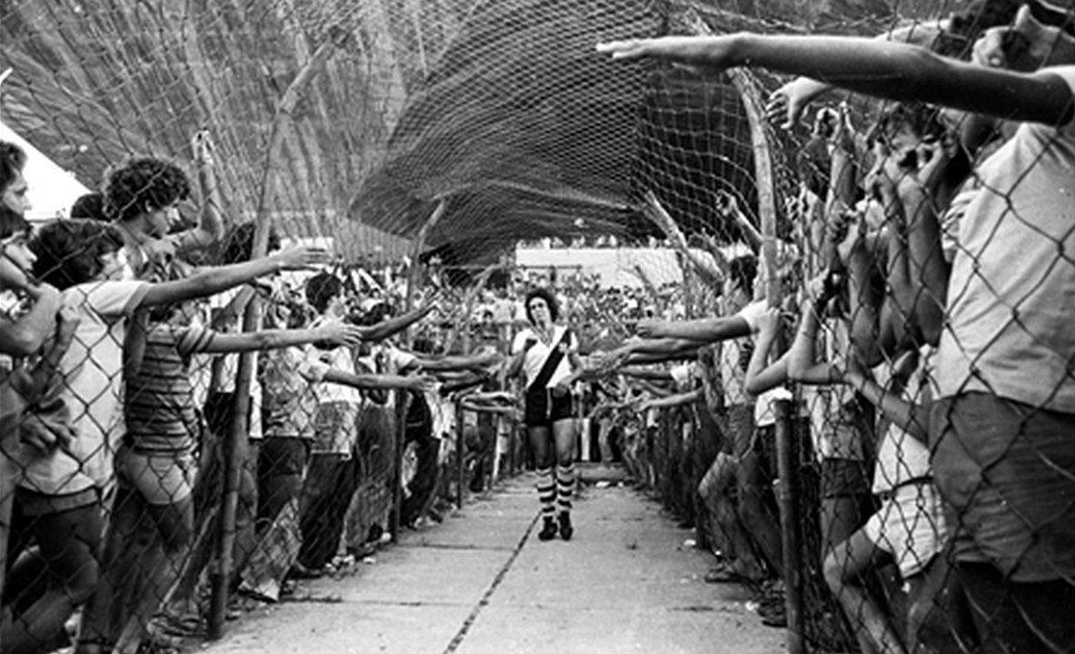 A foto de Dinamite do Ronaldo Theobald.