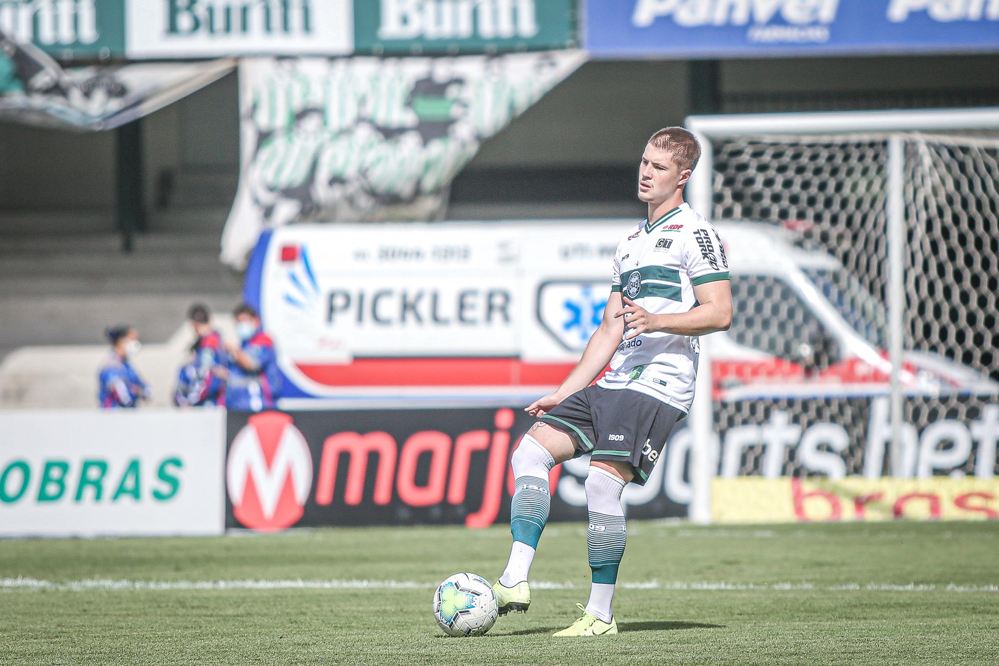 Henrique Vermudt tem nove jogos como profissional no Coritiba