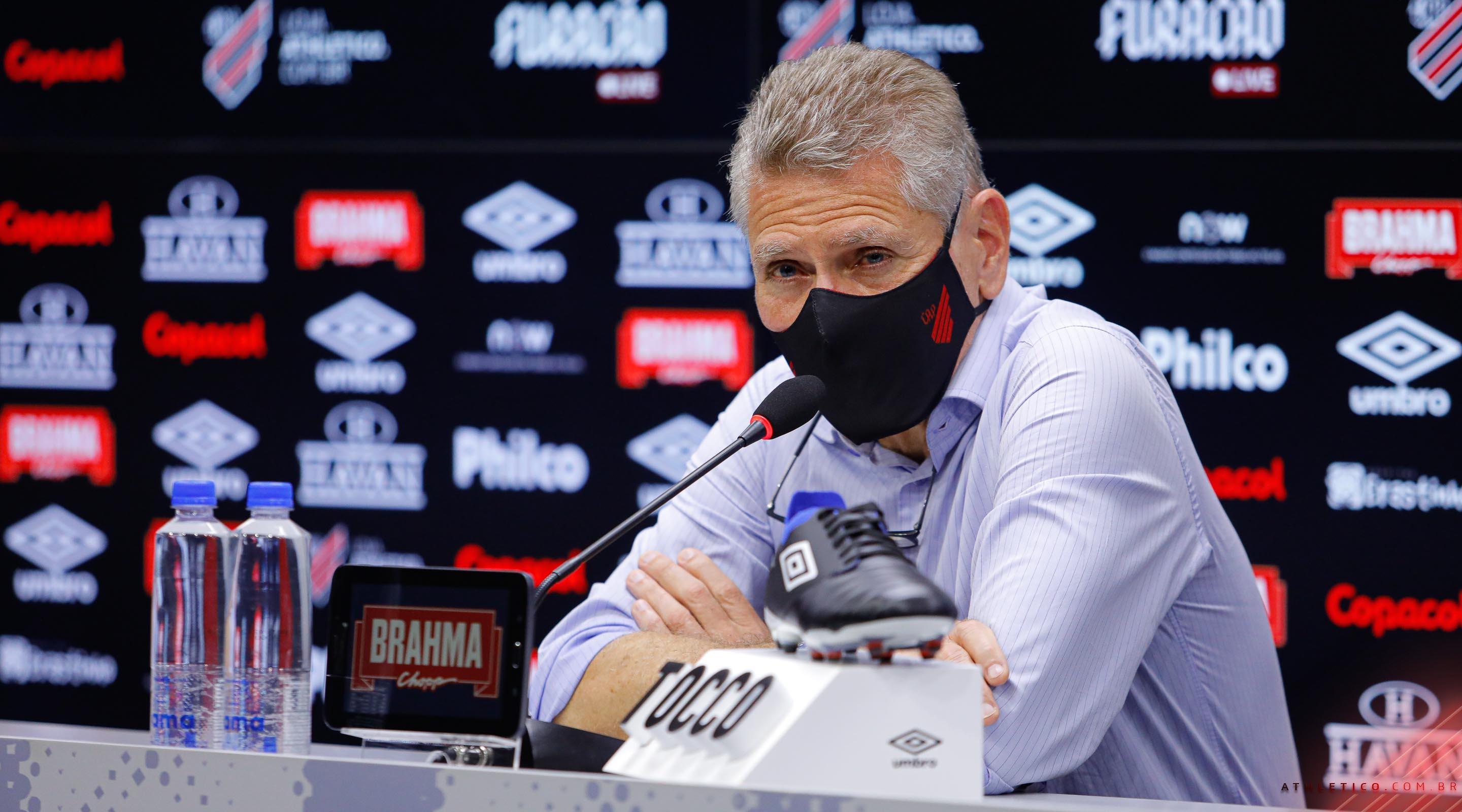 Diretor técnico do Athletico, Paulo Autuori