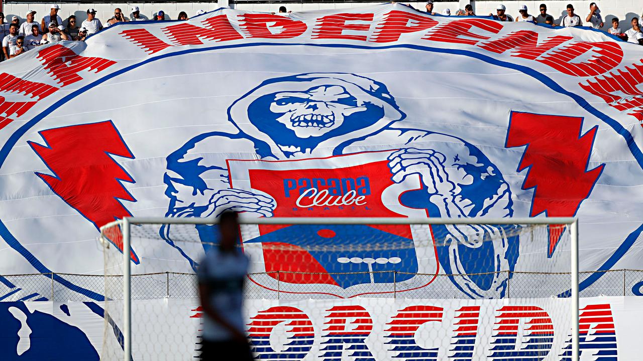 Torcida Fúria Independente.