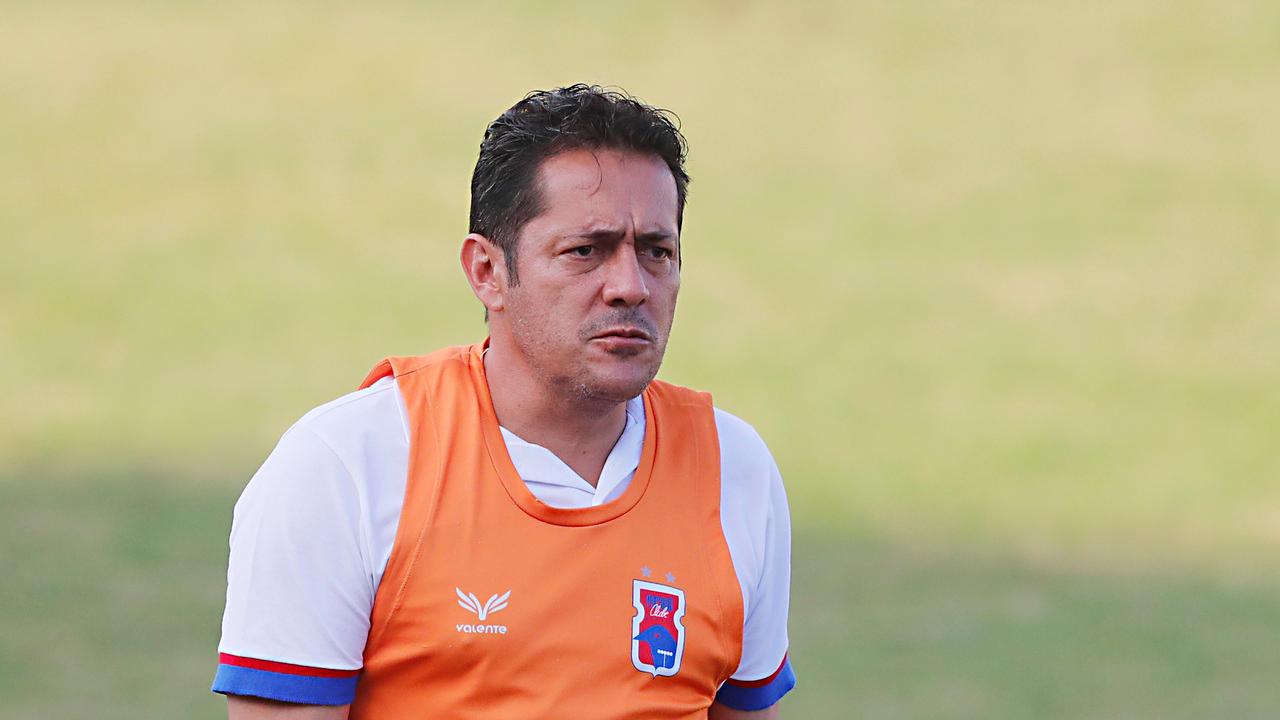 Técnico do Paraná quer torcida de volta aos estádios: “Esperamos que aconteça logo”