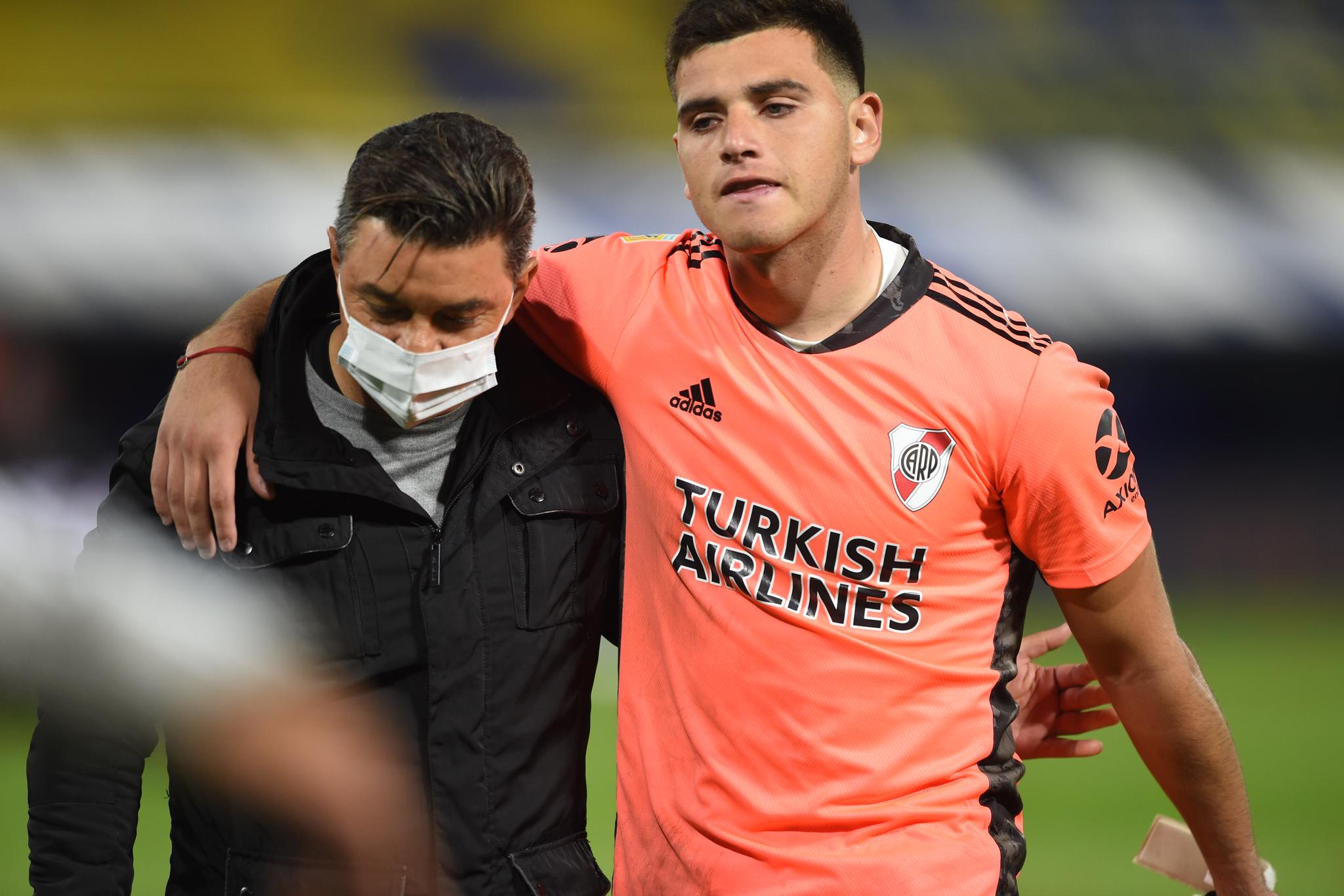 Com surto de Covid-19, River tem só 10 atletas e pode ter jogador de linha no gol