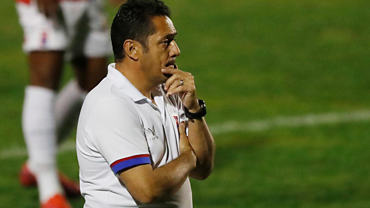 Maurílio, técnico do Paraná.