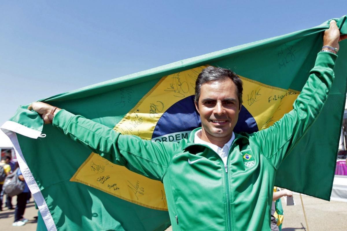 Rodrigo Pessoa foi ouro em Atenas-2004.
