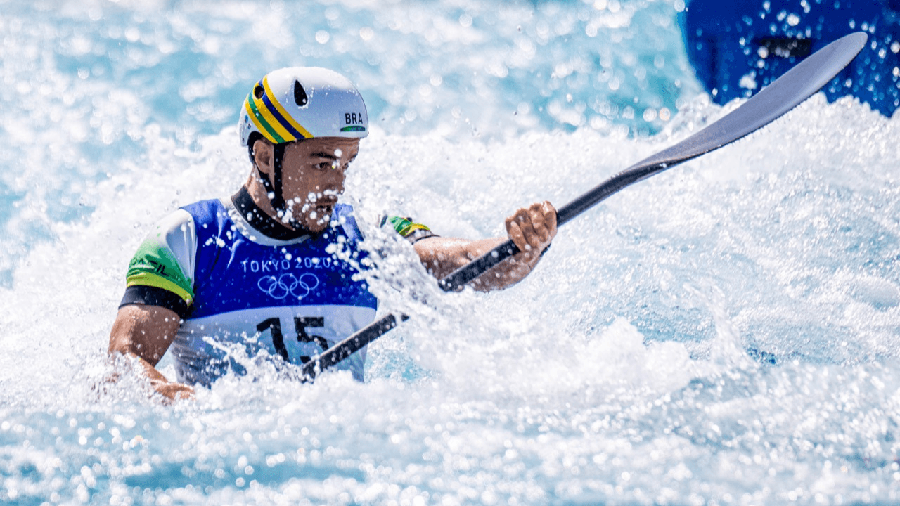 Ana Sátila e Pepê Gonçalves avançam às semifinais na canoagem slalom