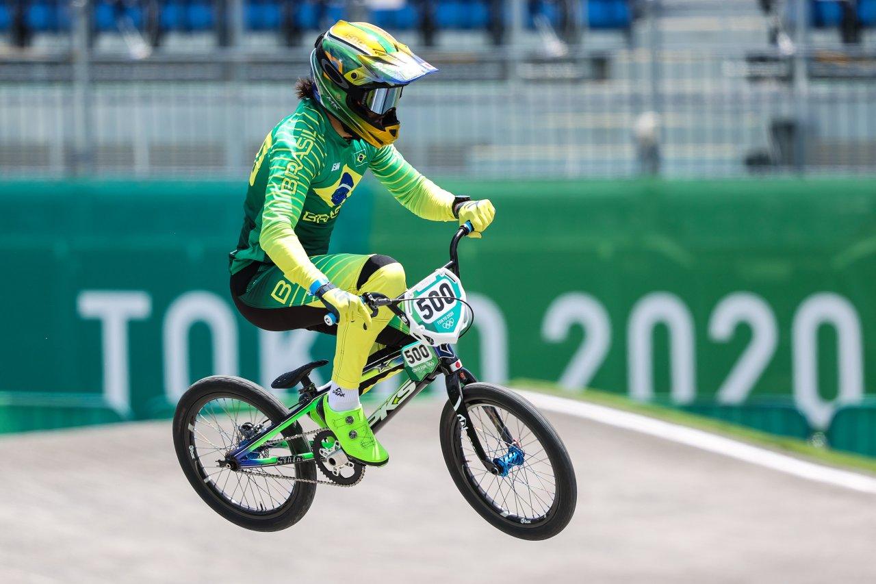 Renato Rezende avança para semifinal do ciclismo BMX em Tóquio