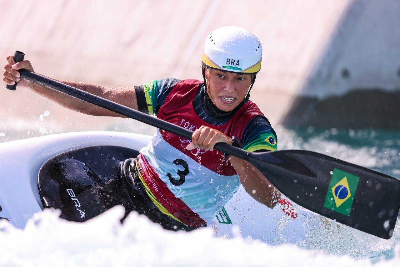 Ana Sátila erra na final e fica sem medalha na canoagem slalom