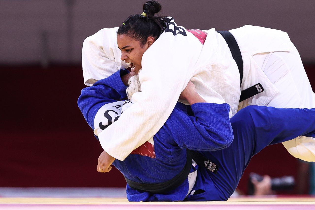 Maria Suelen Altheman se machuca e fica fora da disputa pelo bronze no judô