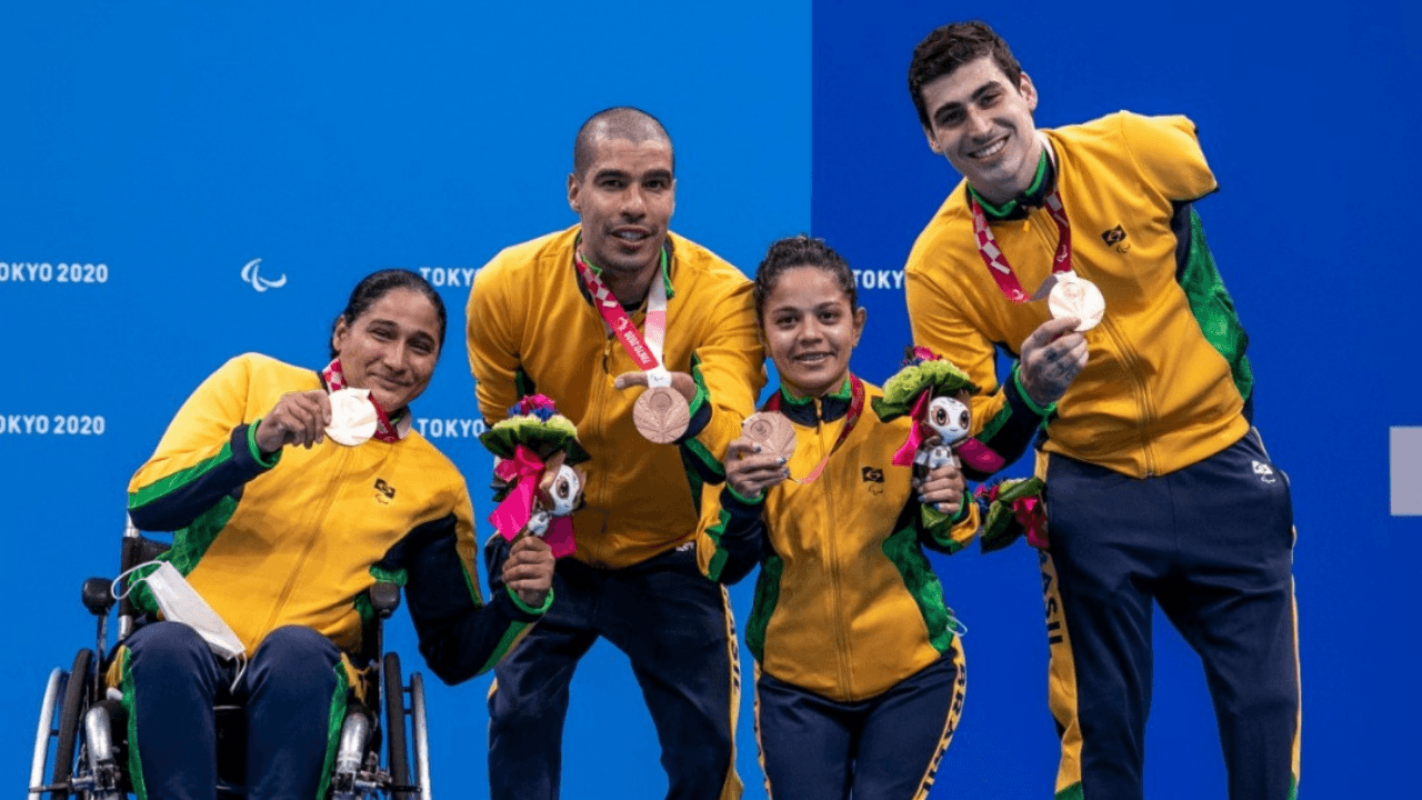 Em chegada emocionante, Brasil fatura bronze no revezamento 4x50m livre 20 pontos