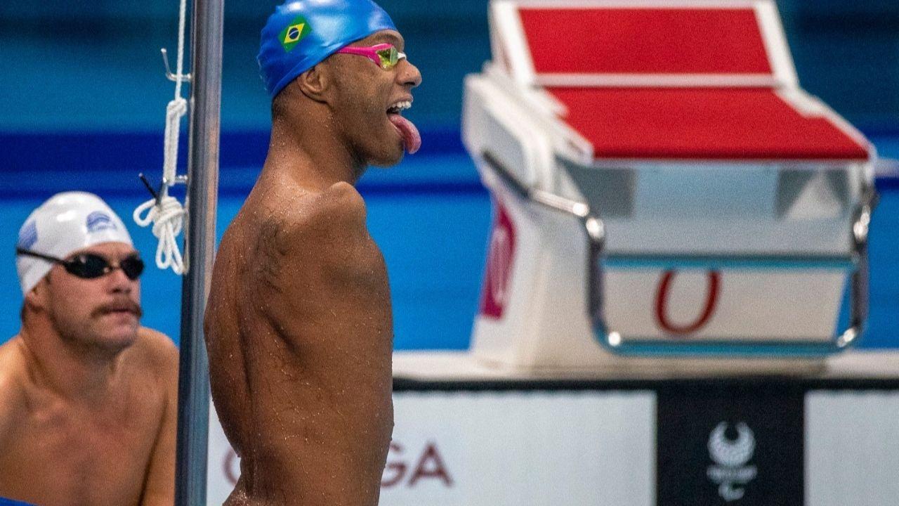 Gabriel Araújo domina, vence prova dos 200m livre e ganha o ouro