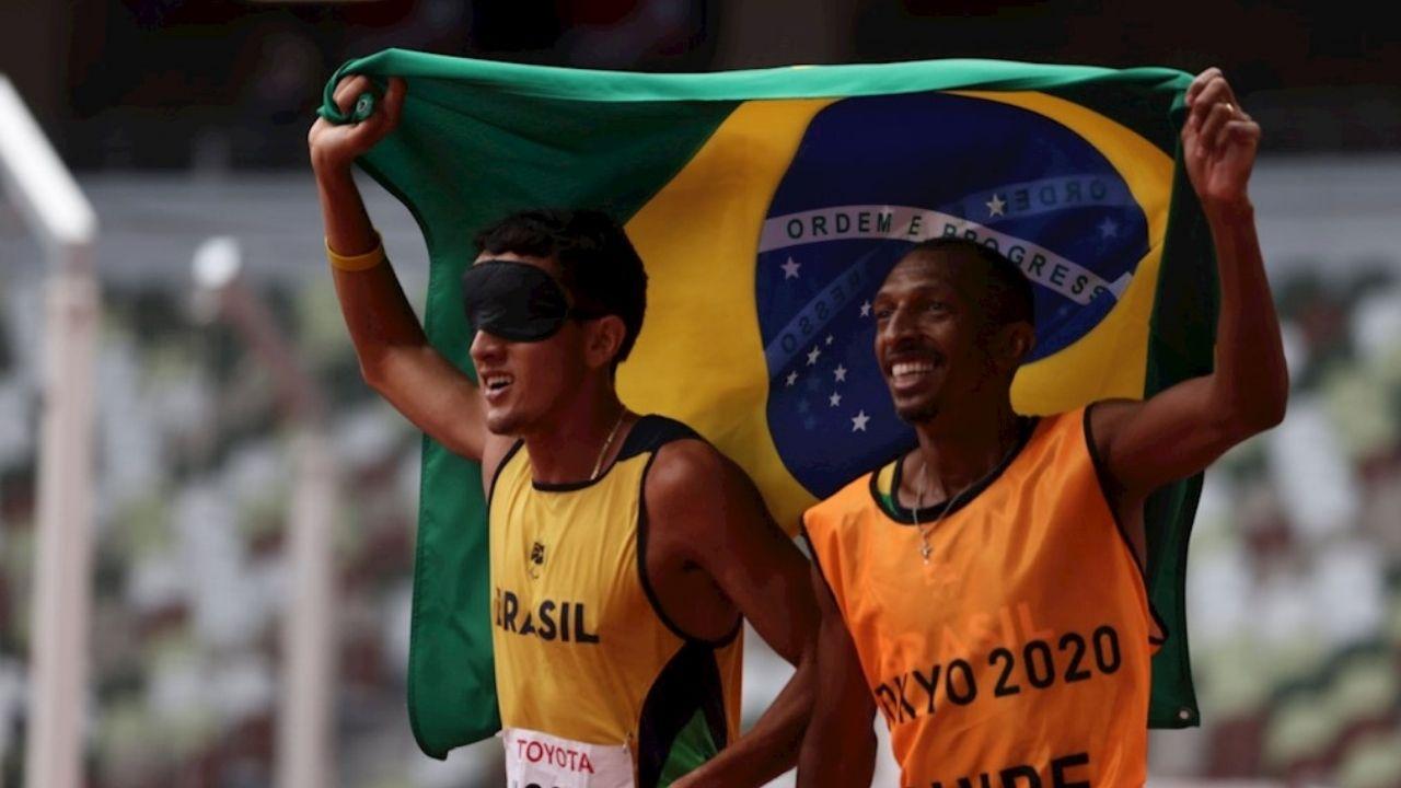 Yeltsin vence no atletismo