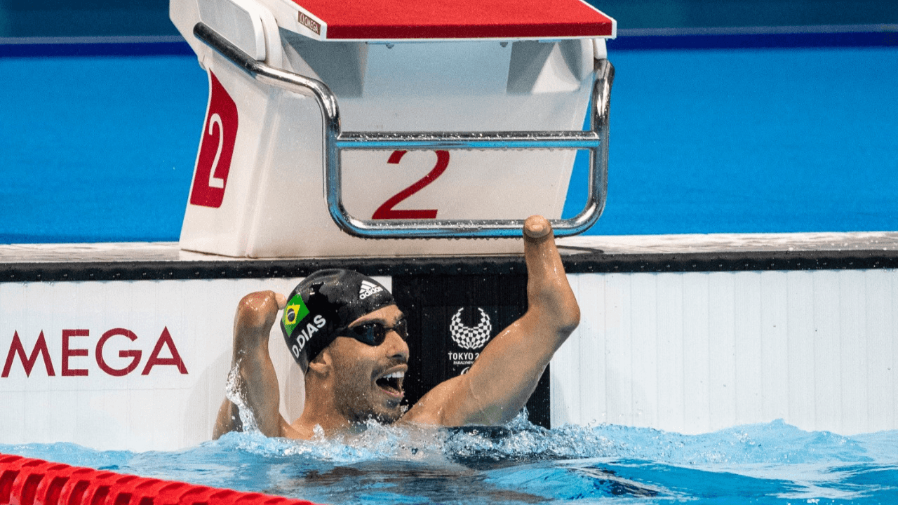 Maior medalhista do Brasil, Daniel Dias disputa a última prova em Paralimpíadas