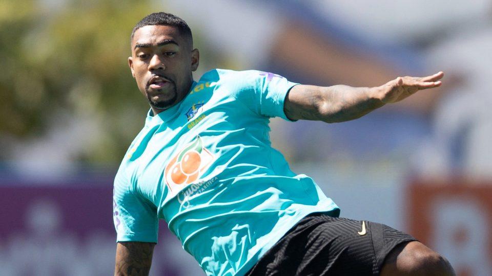 Malcom não embarcou para Santiago