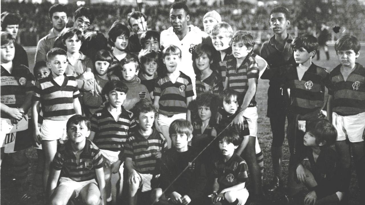 Todos os jogos do Rei Pelé, e os gols, contra os times do Paraná