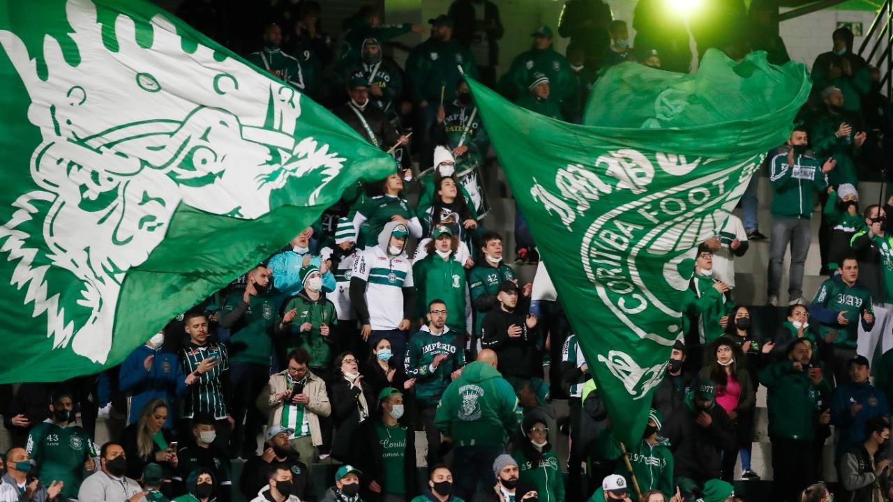 Prefeitura volta atrás e retira obrigatoriedade de testes de Covid-19 em jogos