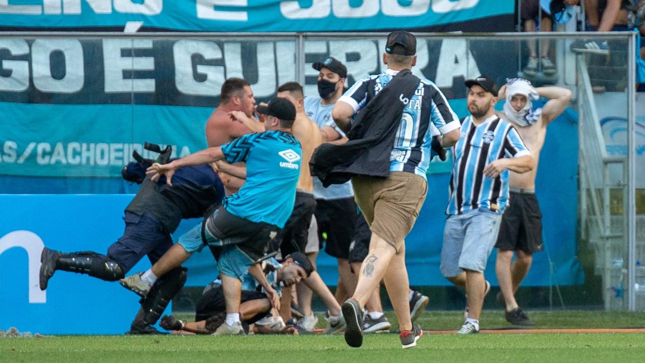 Grêmio pode perder até dez mandos de campo por invasão e vandalismo da torcida