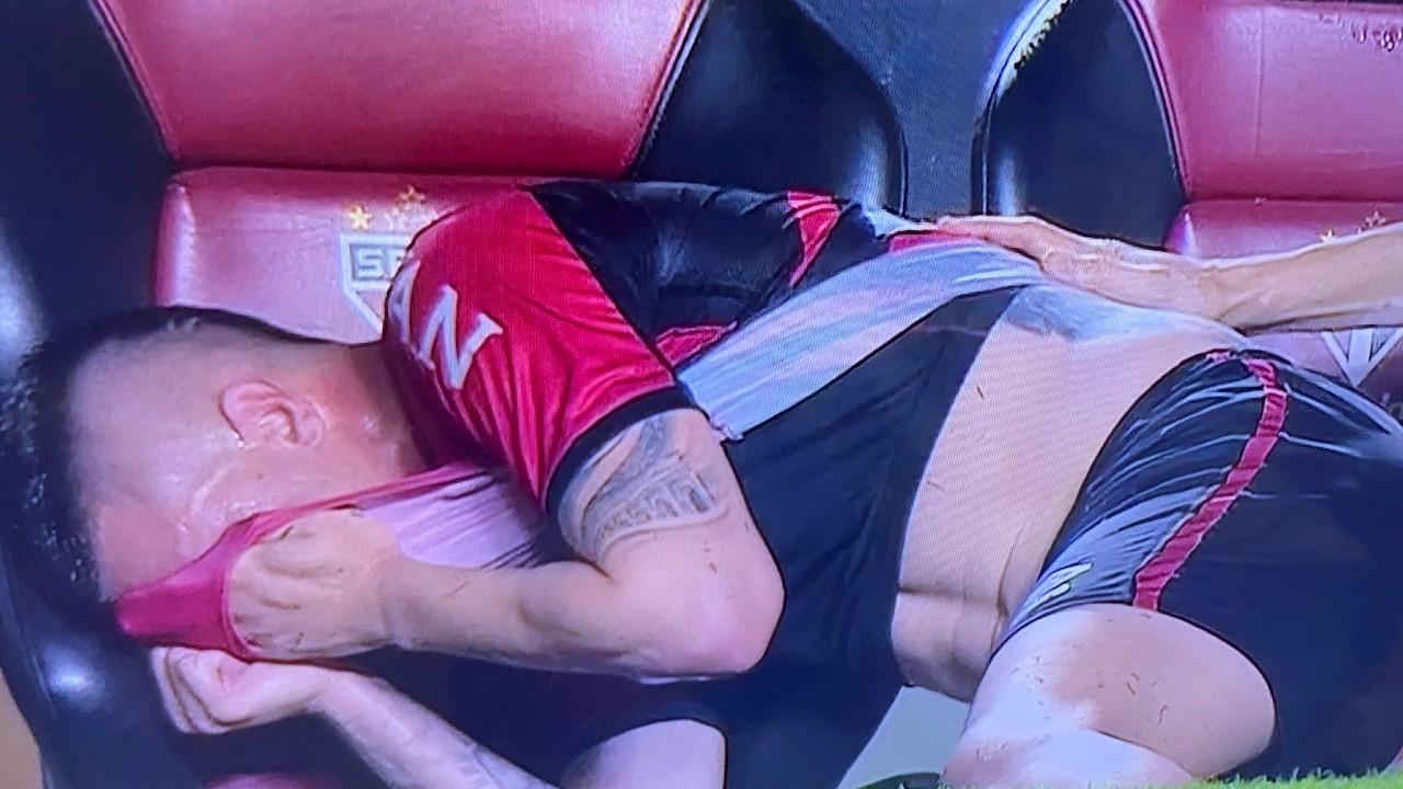 Kayzer não teve condições de jogo após lance com Reinaldo, do São Paulo