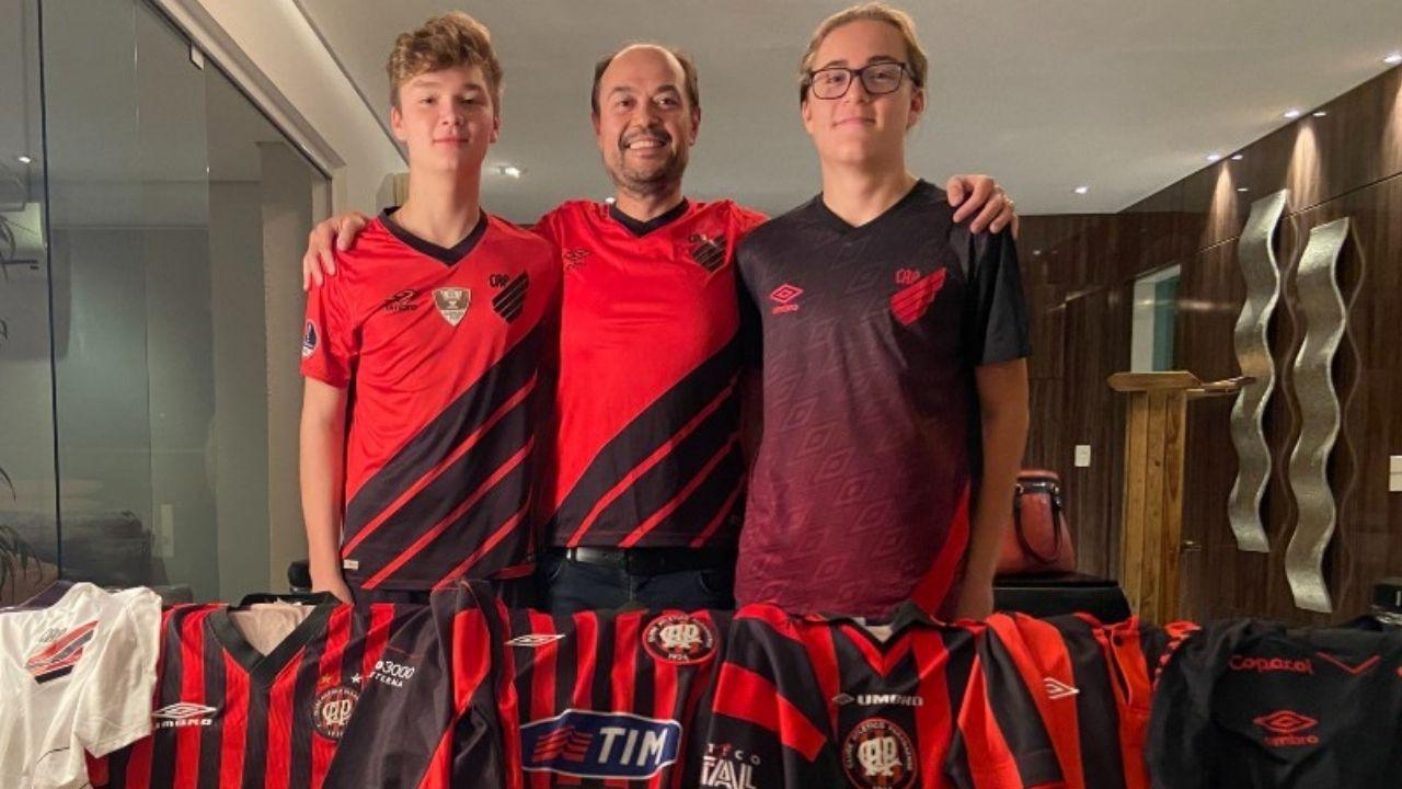 Em BH, família vira “embaixada” do Athletico: “Somos reconhecidos por sermos rubro-negros”
