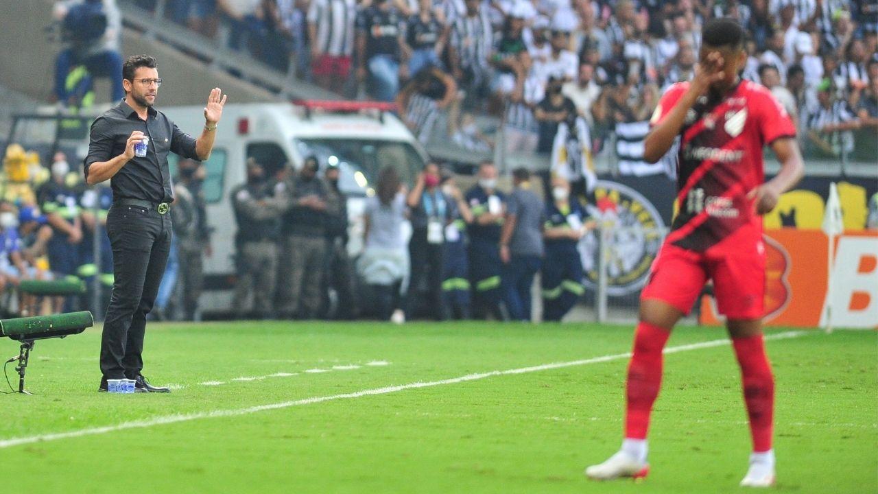 No “saber sofrer” de Autuori e Alberto, quem sofreu foi a torcida do Athletico