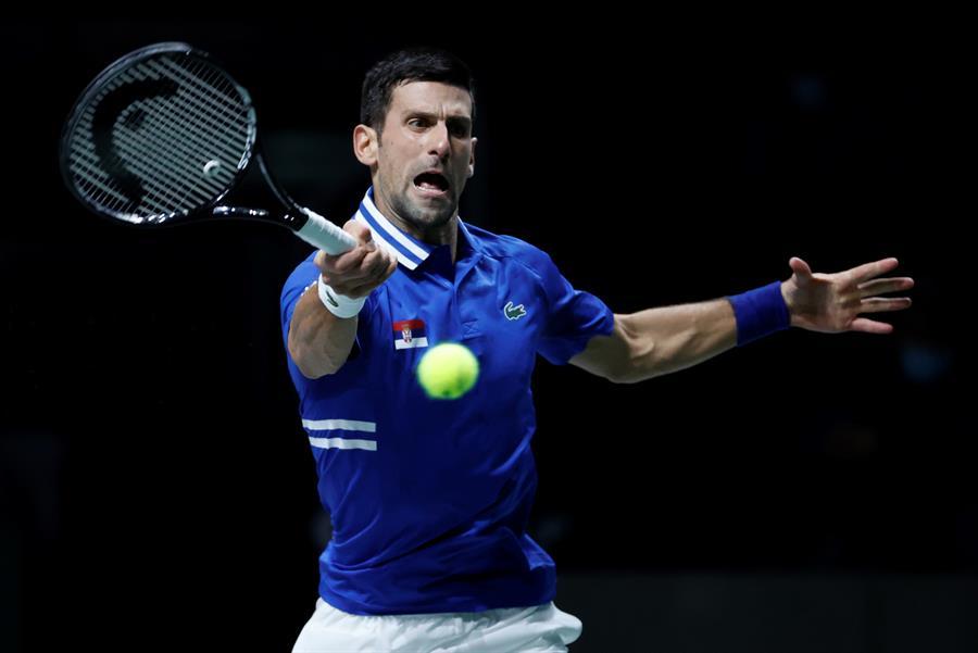Primeiro-ministro da Austrália cobra explicações sobre vacina e ameaça barrar Djokovic no país