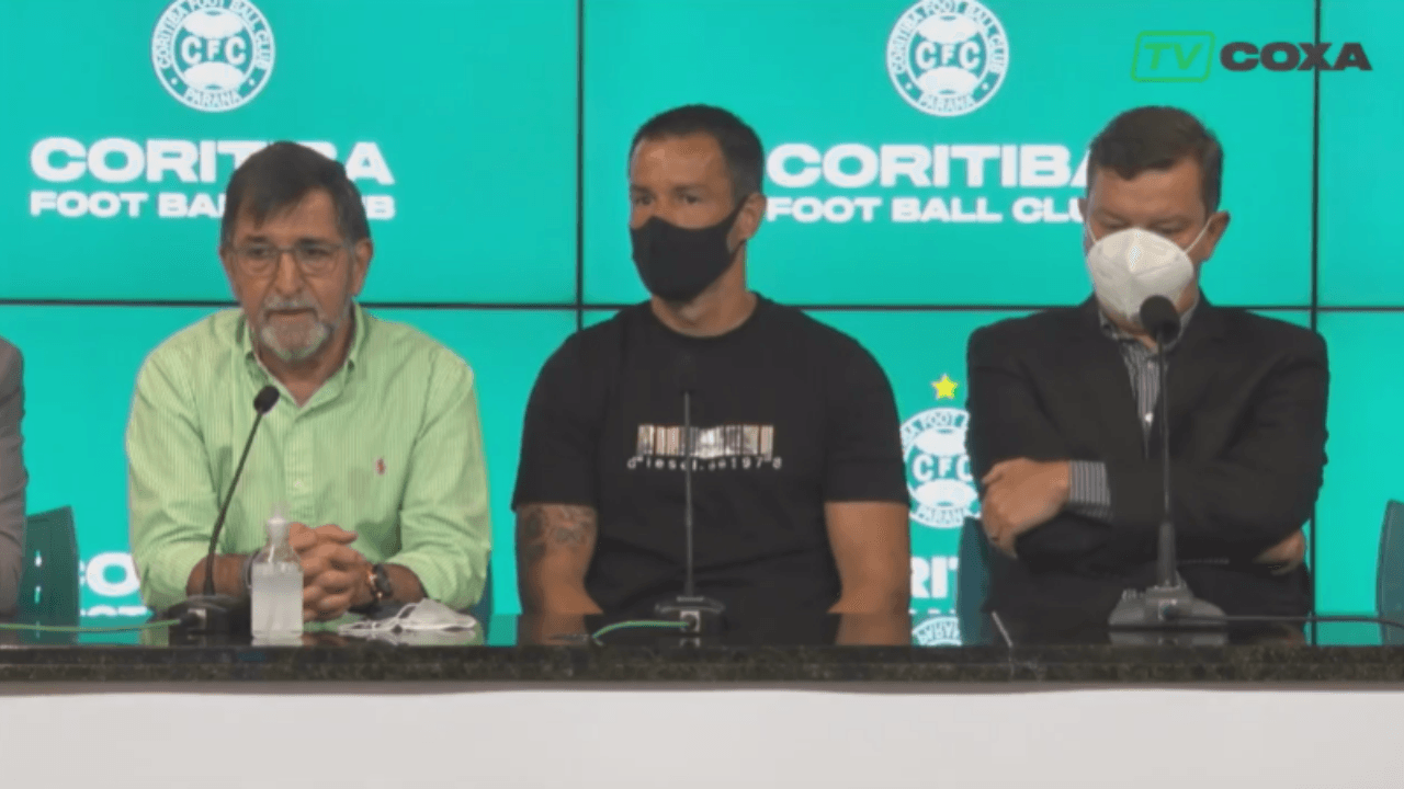Wilson explica saída, lamenta não completar 300 jogos e diz: “Saio como um torcedor”