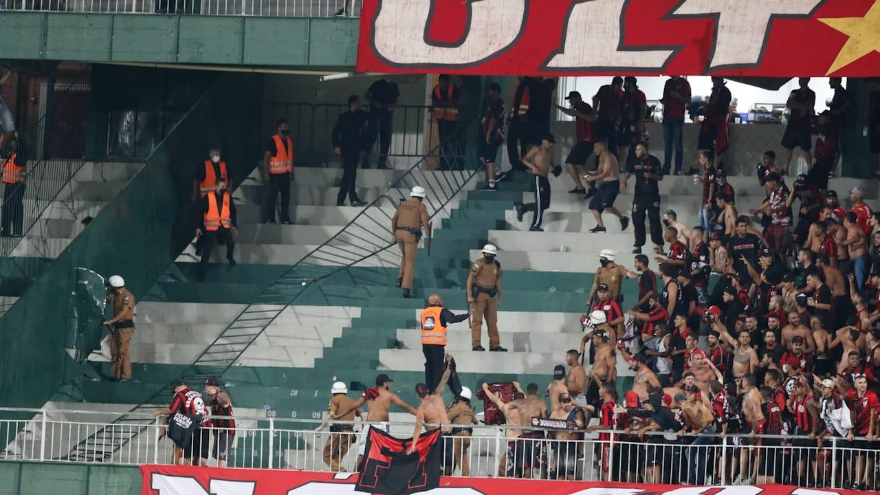 Demafe pede torcida única em clássicos: “Vamos encarar aquele povo em oito?”