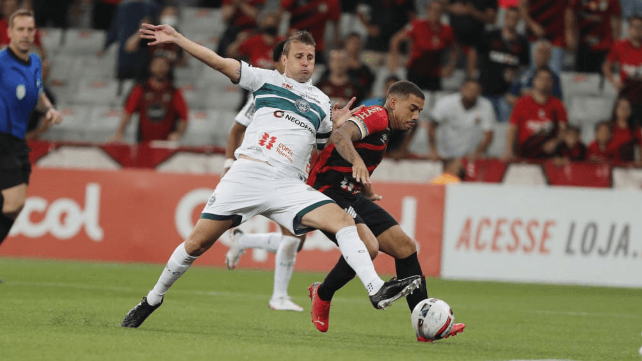 Coritiba quebra sequência do Athletico em clássicos e volta a vencer na Arena após três anos