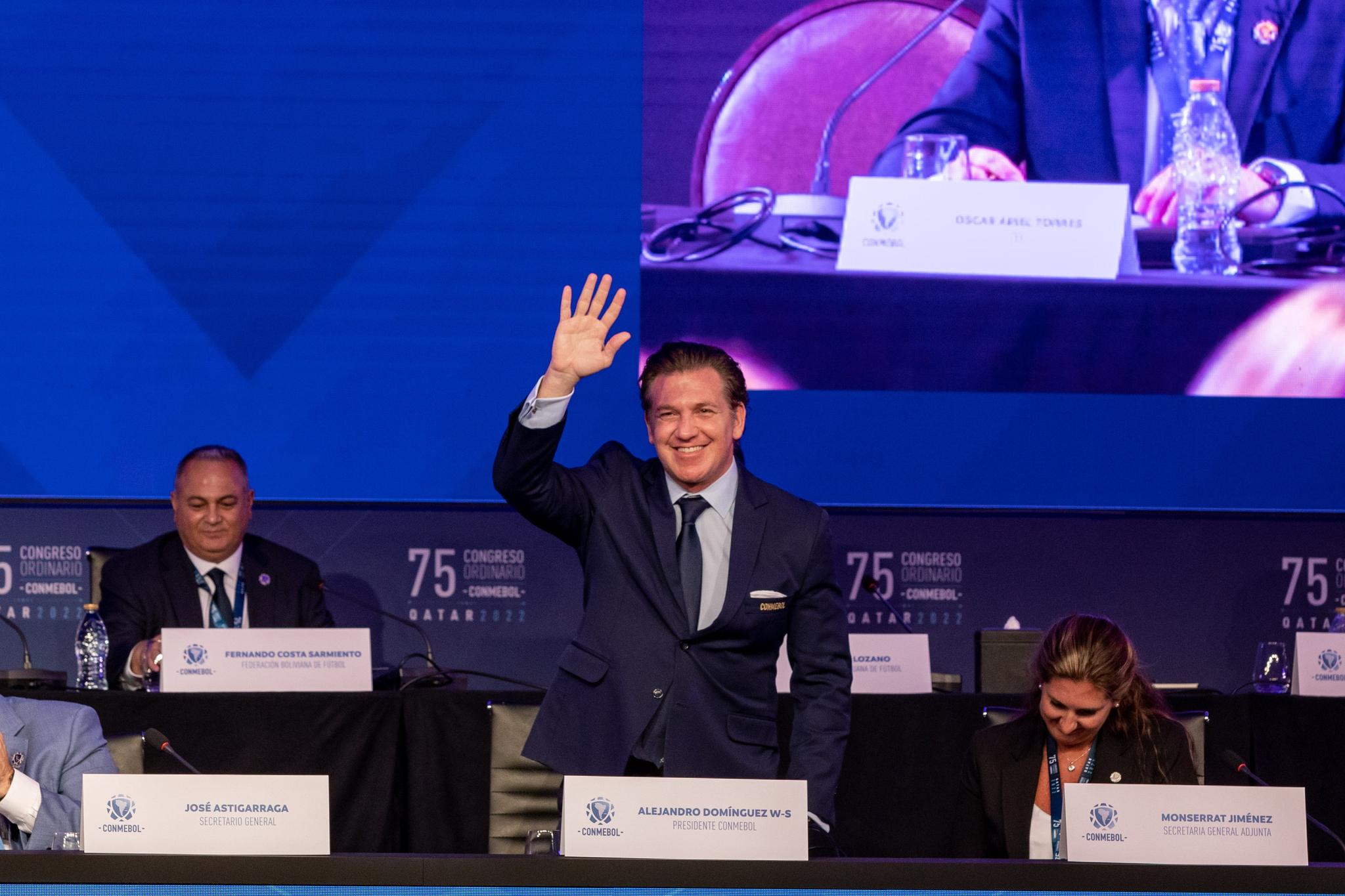 Presidente da Conmebol faz campanha para levar Copa de 2030 à América do Sul