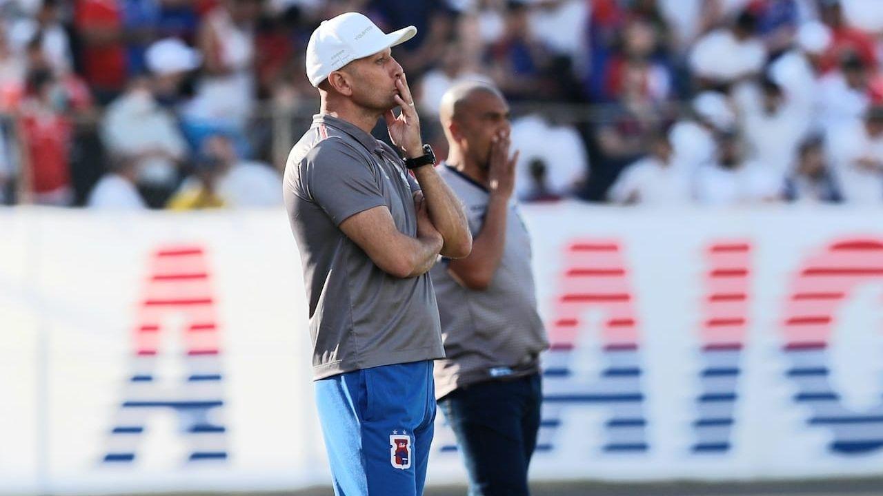 Omar Feitosa, técnico do Paraná