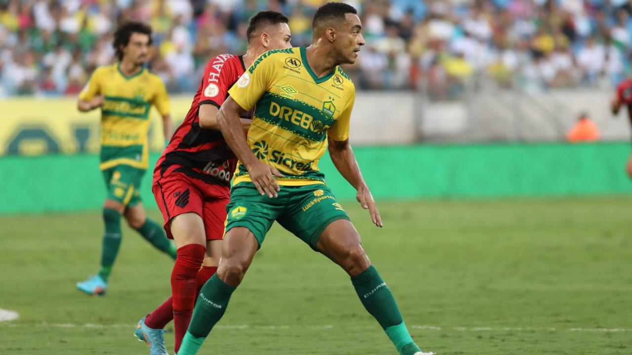 Athletico soma os primeiros três pontos fora