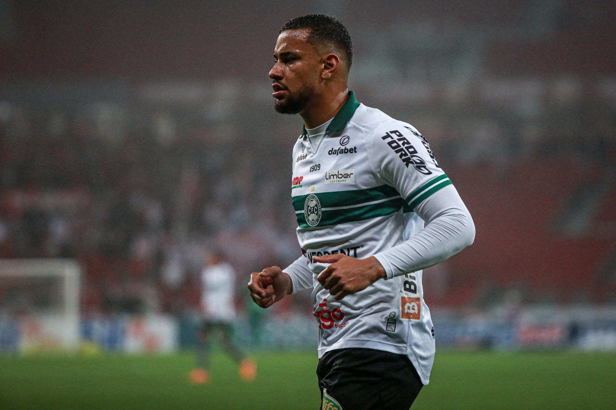 Thonny Anderson não faz mais parte dos planos do Coritiba