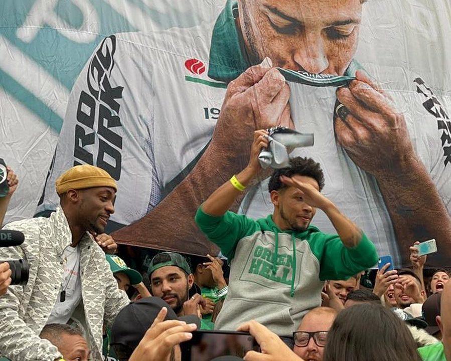 Geraldo acompanhou a vitória do Coritiba sobre o Botafogo no meio da torcida,