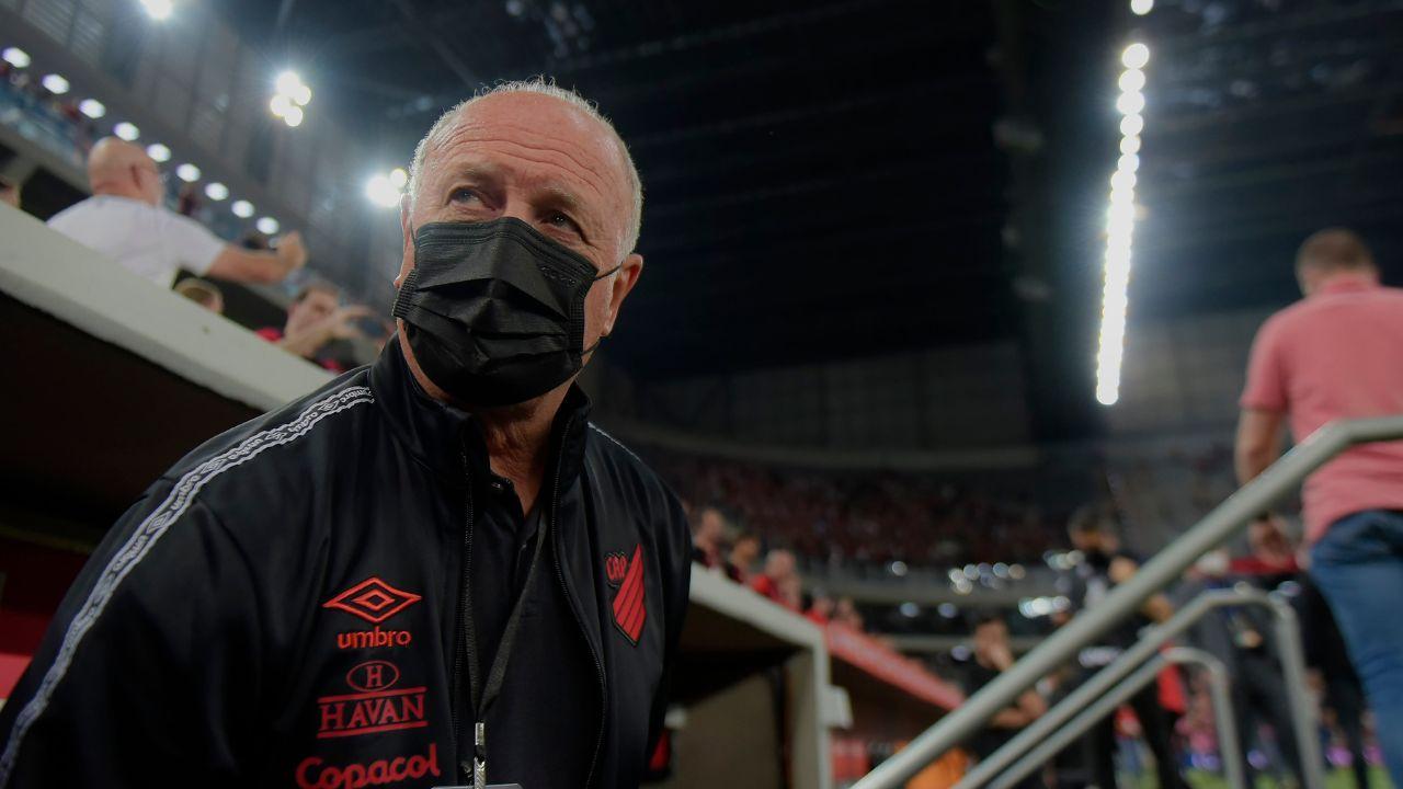 Felipão, técnico do Athletico