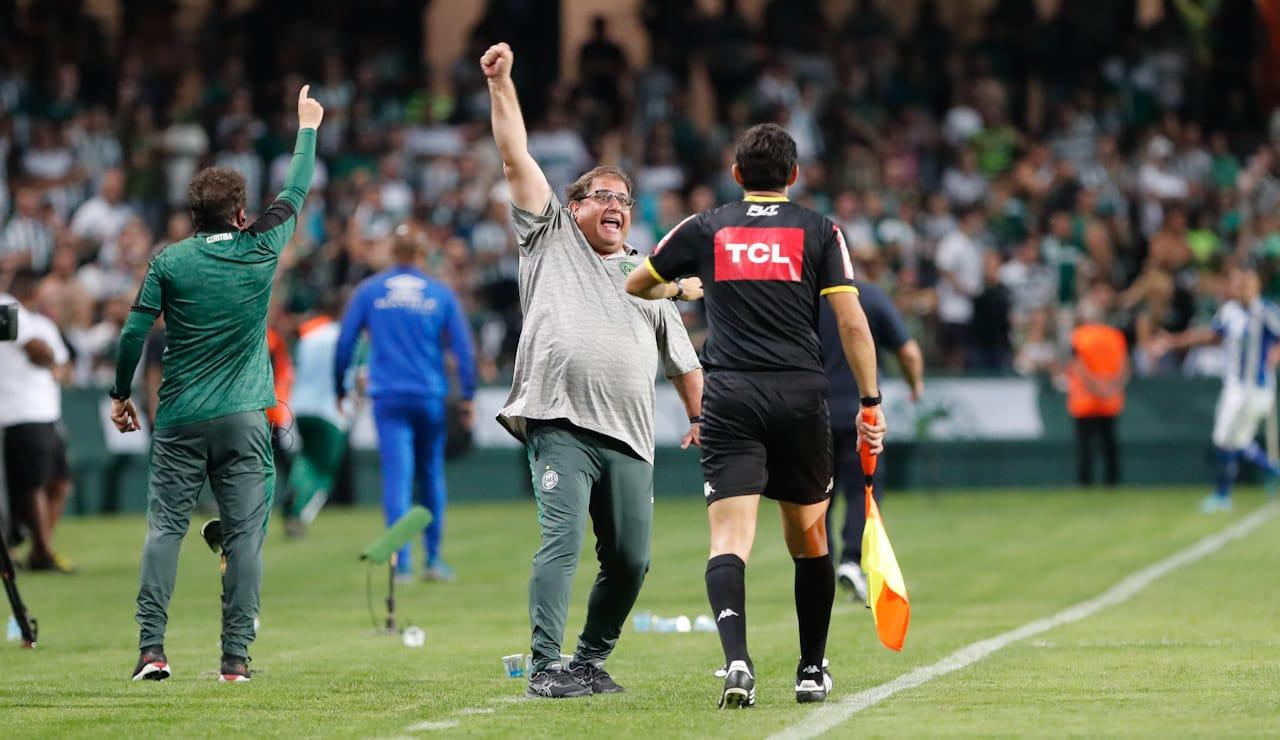 Guto Ferreira.