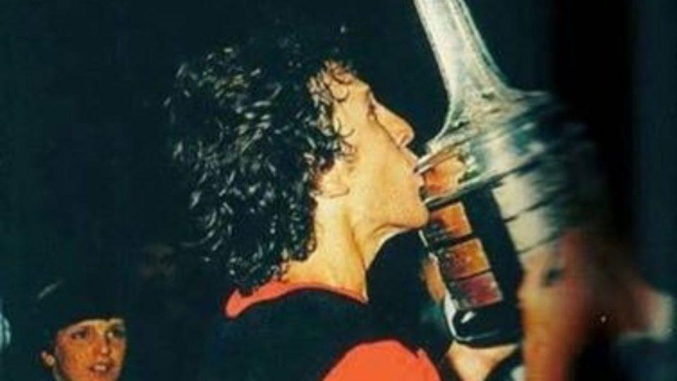 Zico ergue a taça da Libertadores para o Flamengo logo na primeira participação