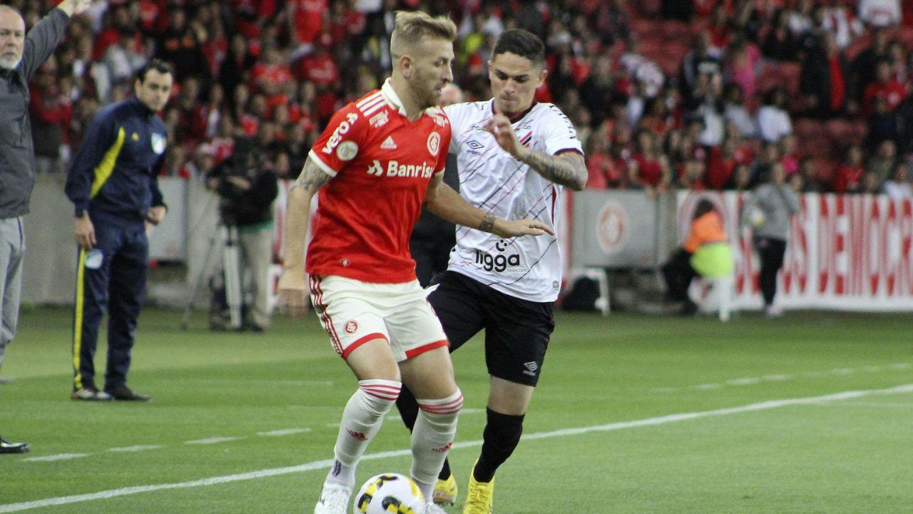 Apagão de cinco minutos custa caro ao Athletico e deixa o G6 sob perigo