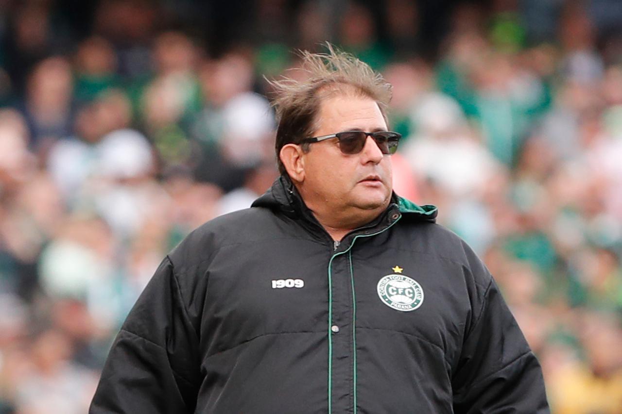 Guto Ferreira.